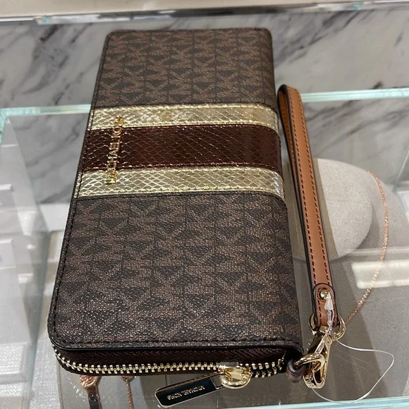 Michael Kors Jet Set Travel Large Signature Logo and Metallic Continental Wallet - Picture 8 of 16